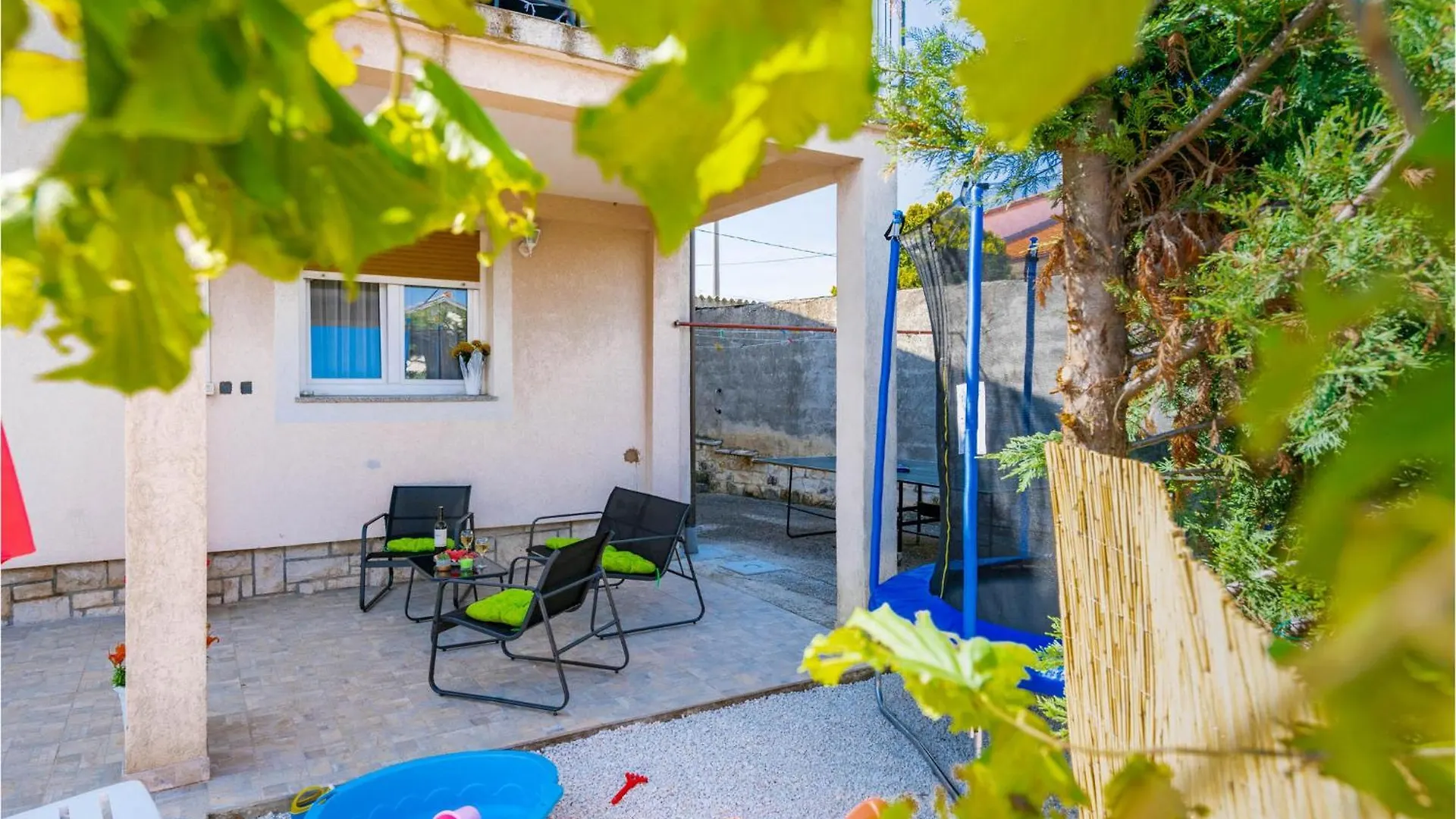Beautiful Home In Peruski With Kitchen
