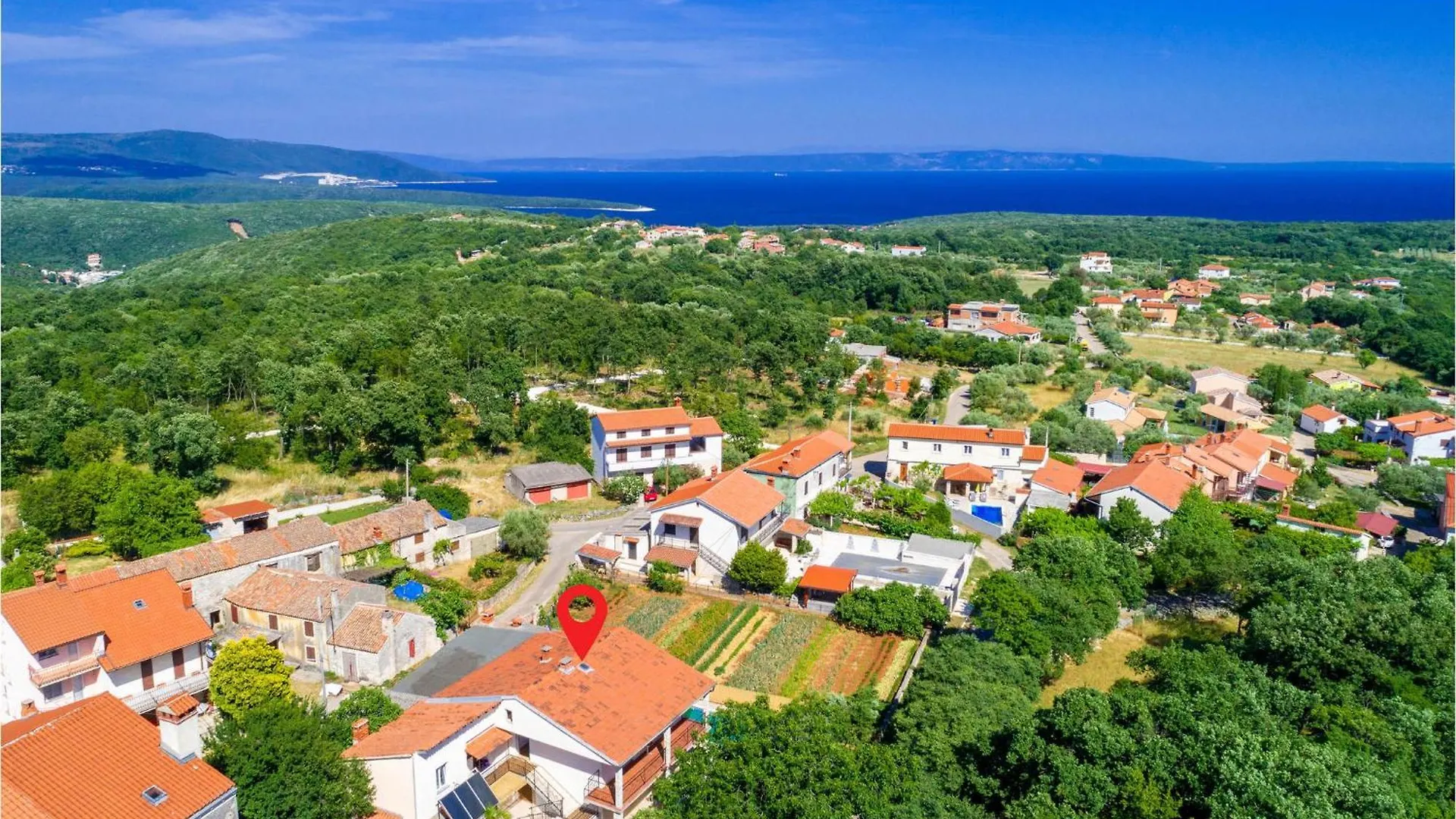 Beautiful Home In Peruski With Kitchen 0*,
