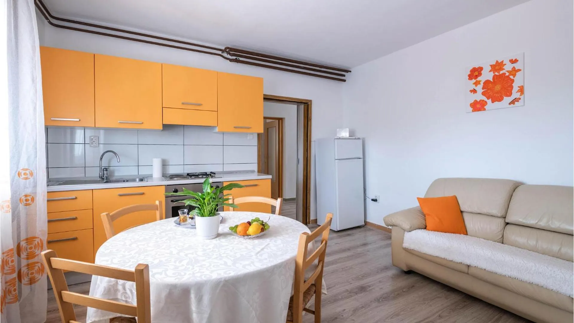別荘 Beautiful Home In Peruski With Kitchen