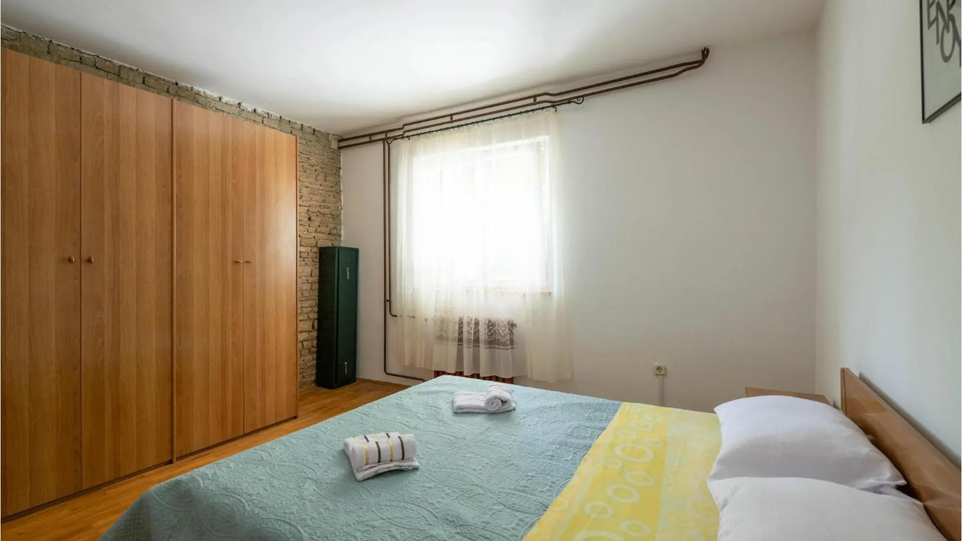 Beautiful Home In Peruski With Kitchen 0*,